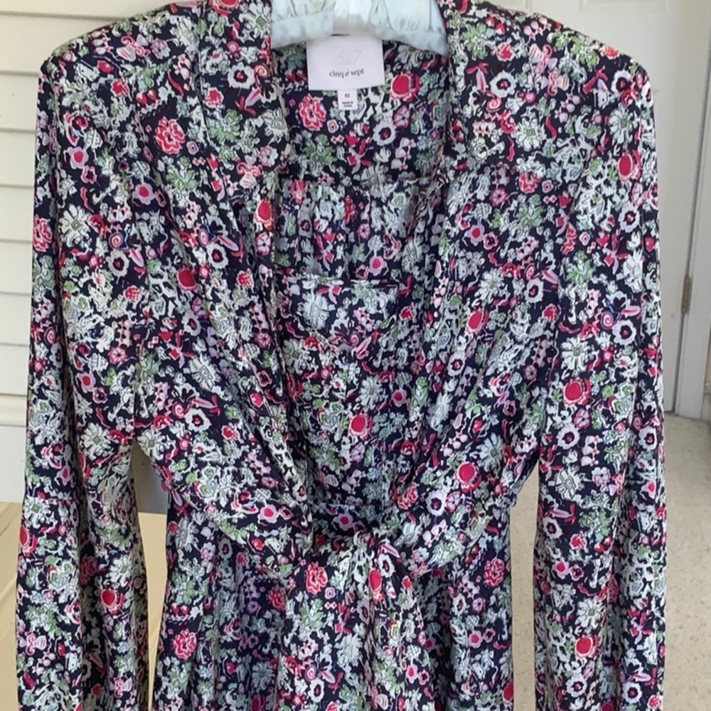 Cinq a Sept (5a7) designer dress flower print in size 10. Only worn once.. - Picture 8 of 8